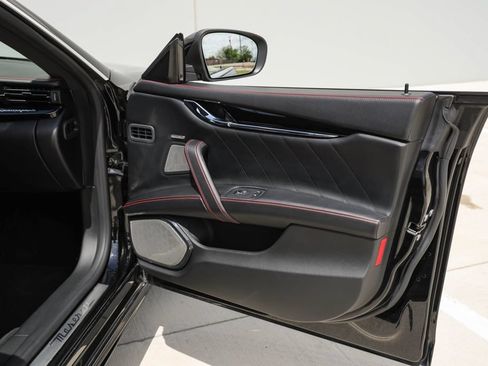 Used 2019 Maserati Quattroporte S GranSport RWD image 18