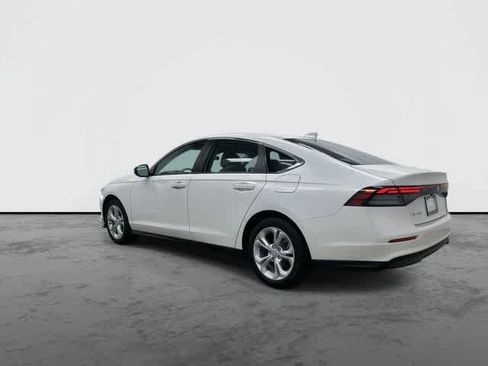 Certified 2025 Honda Accord LX image 9