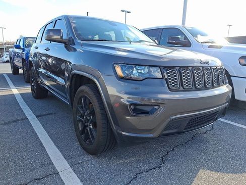 Used 2020 Jeep Grand Cherokee Altitude image 1