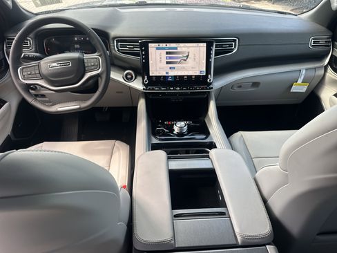 New 2026 Jeep Grand Wagoneer L 4WD w/ Premium Group I image 15