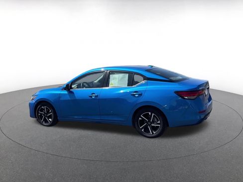 Used 2025 Nissan Sentra SV FWD image 9