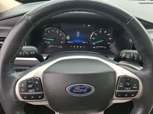 Used 2022 Ford Explorer XLT w/ Equipment Group 202A AWD/4WD image 21