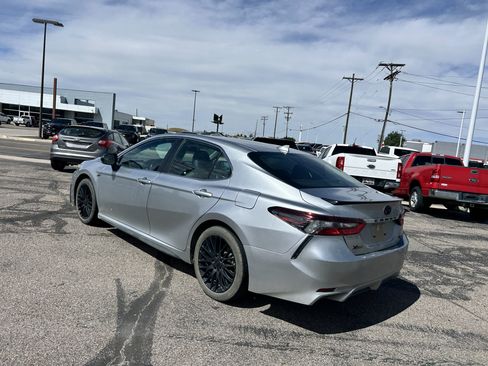 Used 2024 Toyota Camry SE w/ Convenience Package FWD image 3