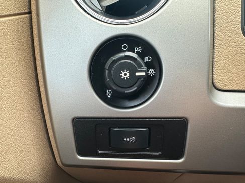 Used 2014 Ford F150 Lariat w/ Lariat Chrome Package AWD/4WD image 25