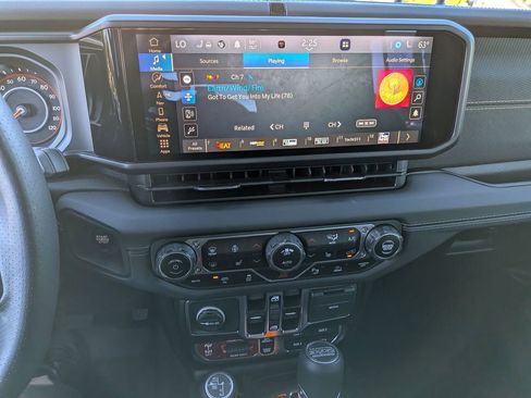 Used 2025 Jeep Wrangler Unlimited Rubicon 392 image 23