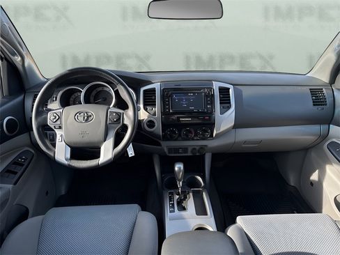 Used 2015 Toyota Tacoma 4x4 Double Cab image 11