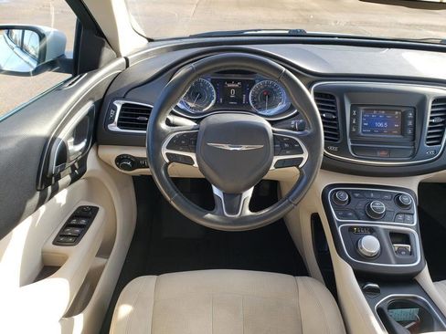 Used 2015 Chrysler 200 Limited w/ Convenience Group image 18