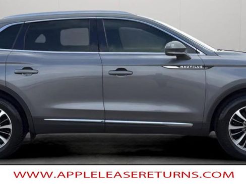 Used 2021 Lincoln Nautilus FWD w/ Equipment Group 101A image 1