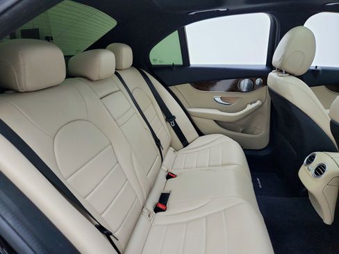 Used 2018 Mercedes-Benz C 300 Sedan image 32