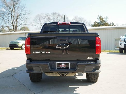 Used 2019 Chevrolet Colorado Z71 w/ Z71 Midnight Edition image 14