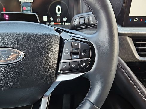 Used 2025 Ford Explorer Platinum w/ LUX Leather Package image 19