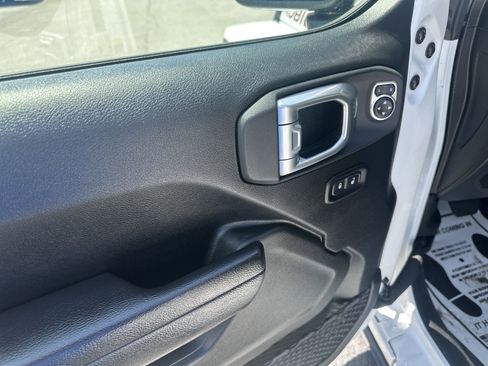 Used 2022 Jeep Wrangler Unlimited Rubicon w/ LED Lighting Group image 16