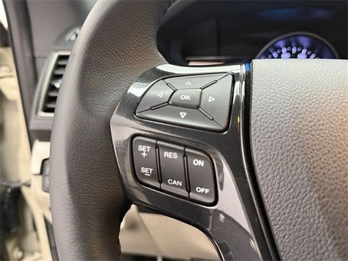 Used 2018 Ford Explorer XLT w/ Equipment Group 202A image 15