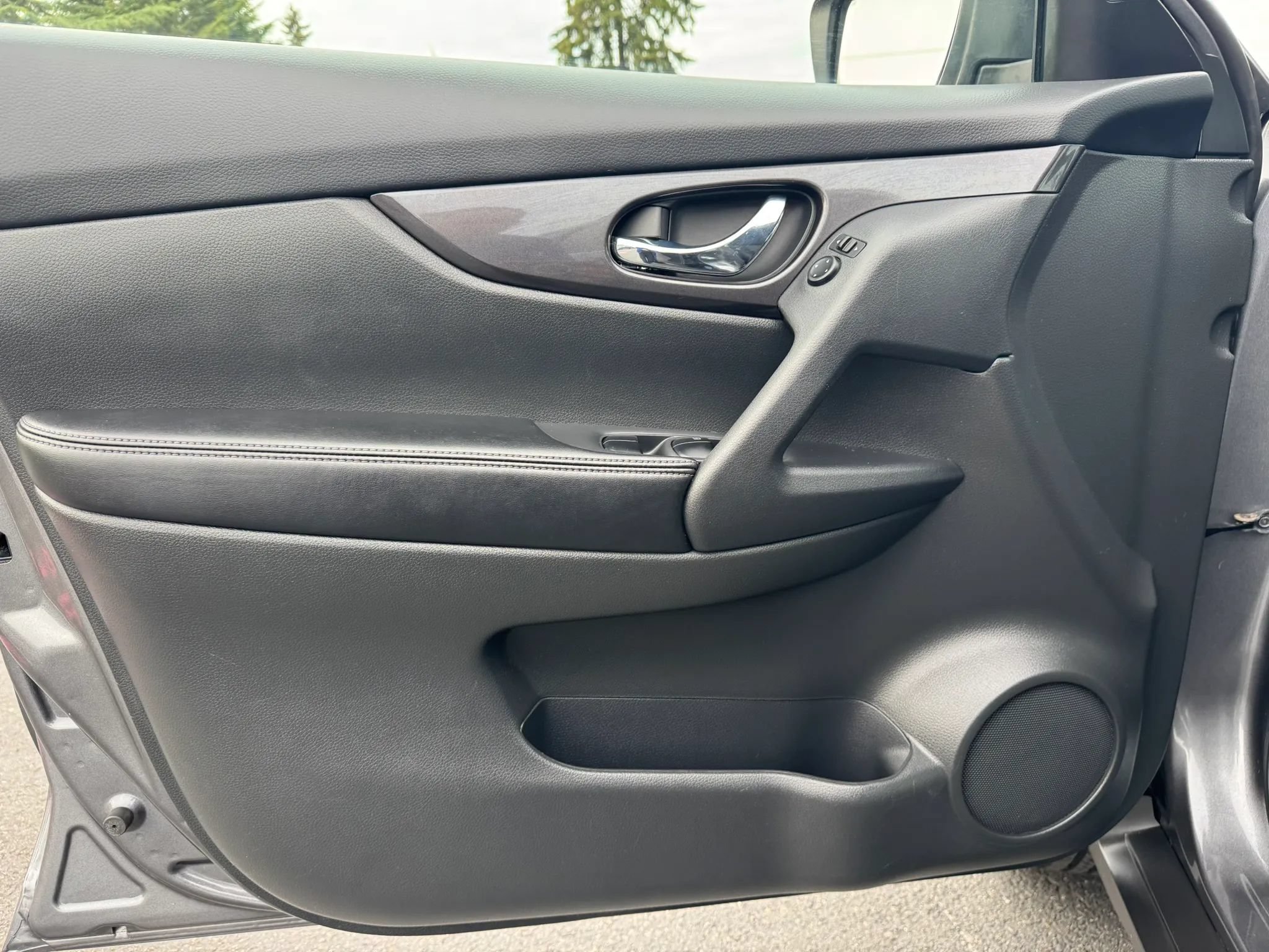 Used 2018 Nissan Rogue S w/ S Value Package AWD/4WD image 39