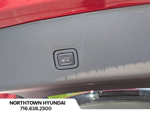 Used 2023 Chevrolet Traverse Premier w/ LPO, Floor Liner Package AWD/4WD image 40