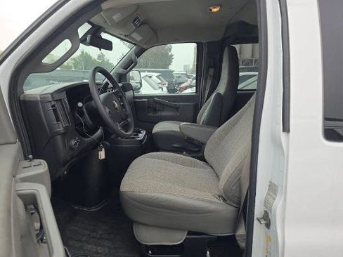 Used 2020 Chevrolet Express 3500 LT w/ LT Preferred Equipment Group RWD image 22