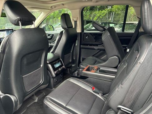 Used 2021 Lincoln Aviator Grand Touring w/ Equipment Group 301A AWD/4WD image 5