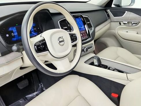 Used 2025 Volvo XC90 B6 Plus w/ Protection Package Premier AWD/4WD image 47
