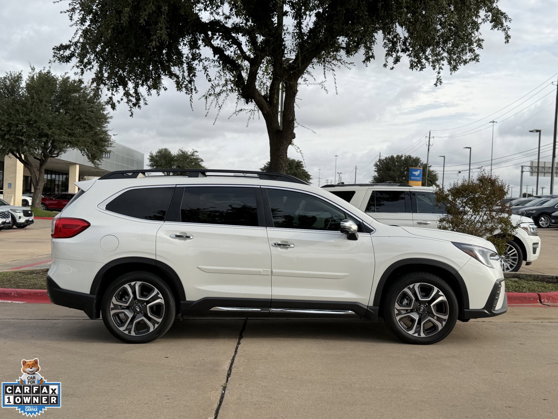 Used 2023 Subaru Ascent Touring AWD/4WD image 3
