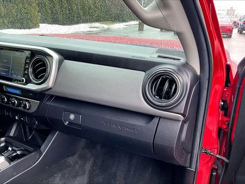 Used 2023 Toyota Tacoma SR5 AWD/4WD image 13