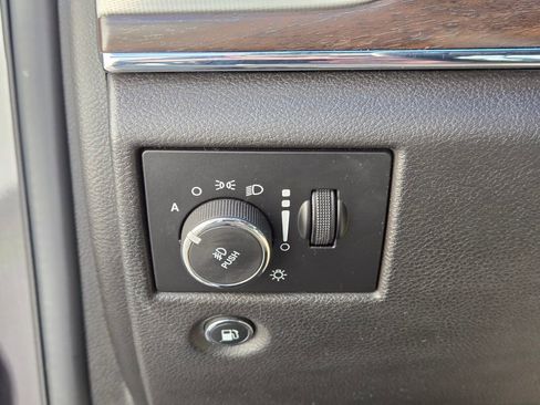 Used 2018 Jeep Grand Cherokee Limited image 29