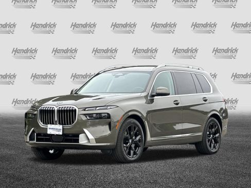 Used 2025 BMW X7 xDrive40i w/ Premium Package AWD/4WD image 9