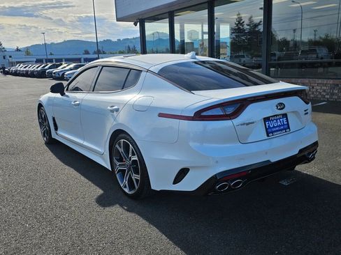 Used 2018 Kia Stinger GT2 AWD/4WD image 9