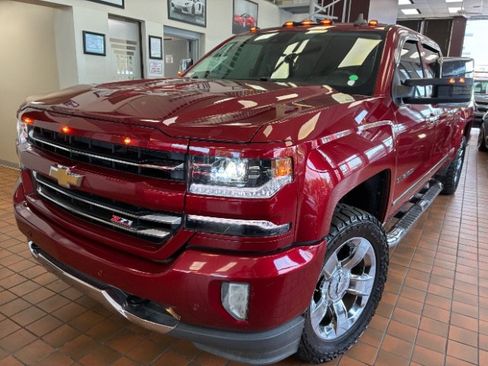 Used 2018 Chevrolet Silverado 1500 LTZ Z71 w/ LTZ Plus Package AWD/4WD image 8