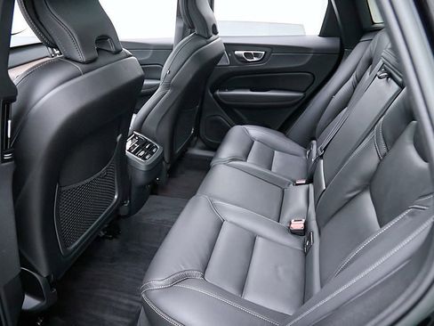 Certified 2023 Volvo XC60 B6 Ultimate w/ Protection Package Premier image 21