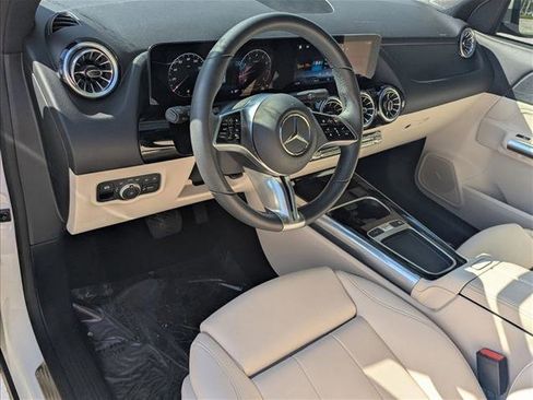 Certified 2025 Mercedes-Benz GLA 250 image 10