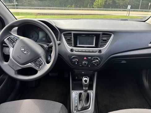 Used 2018 Hyundai Accent SE FWD image 14