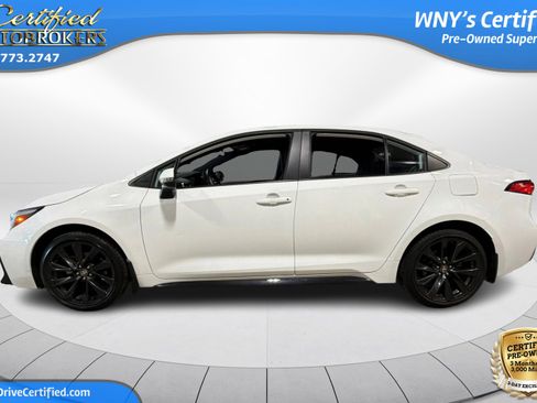 Used 2023 Toyota Corolla SE w/ Carpet Mat Package (TMS) FWD image 9