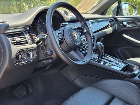 Used 2026 Porsche Macan AWD/4WD image 4