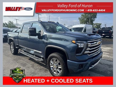 Used 2026 Chevrolet Silverado 2500 High Country w/ Technology Package AWD/4WD image 1