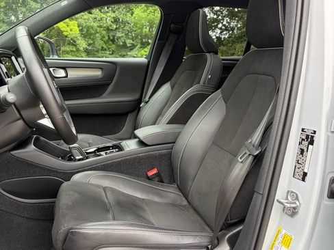 Used 2021 Volvo XC40 T5 R-Design w/ Advanced Package AWD/4WD image 10