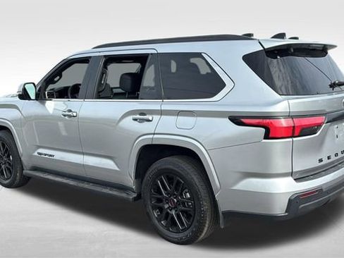 Used 2025 Toyota Sequoia SR5 w/ SR5 Premium Package image 6