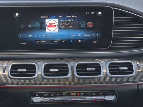 Used 2021 Mercedes-Benz GLE 450 4MATIC image 18