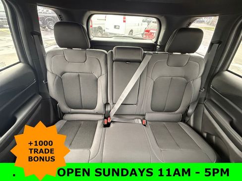 New 2025 Jeep Grand Cherokee Laredo image 14