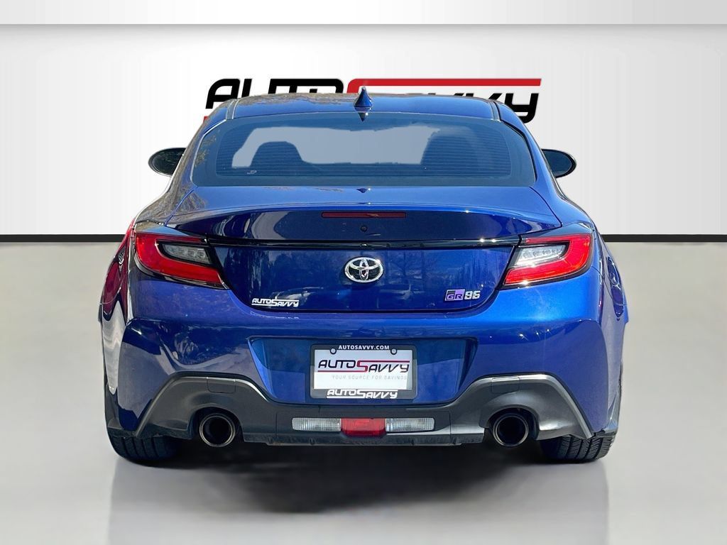 Used 2022 Toyota GR86 RWD image 6