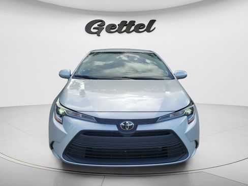 Certified 2025 Toyota Corolla LE FWD image 2