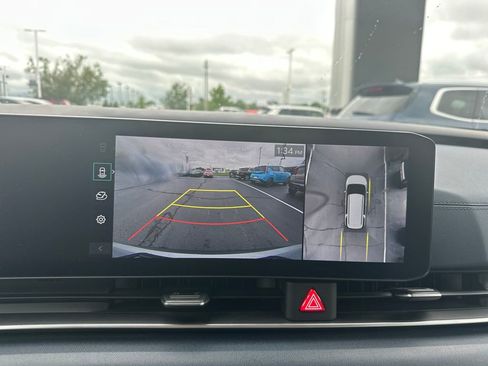 Used 2025 Kia Carnival SX FWD image 22