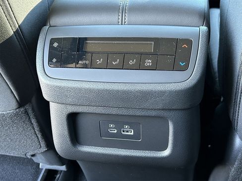 New 2025 Nissan Pathfinder SV image 16