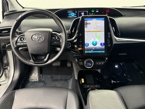 Used 2022 Toyota Prius Prime XLE image 32