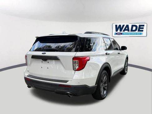 Used 2022 Ford Explorer XLT w/ Equipment Group 202A RWD image 7