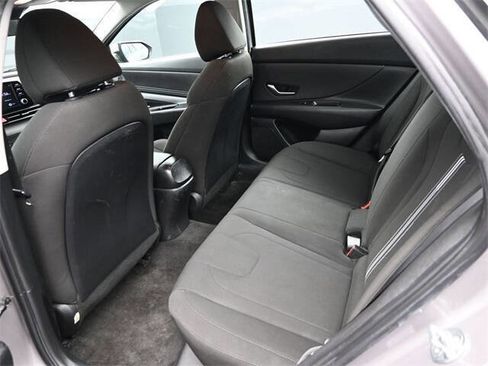 Used 2021 Hyundai Elantra SEL w/ Convenience Package image 12