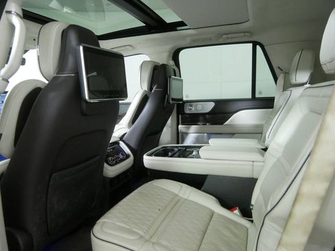 Used 2020 Lincoln Navigator Black Label w/ Cargo Convenience Package AWD/4WD image 20