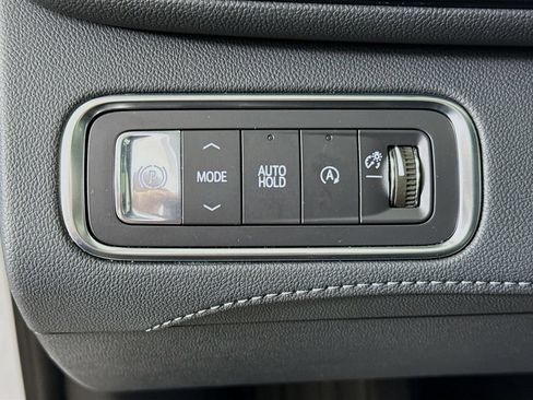 Used 2025 Buick Enclave Avenir w/ Super Cruise Package FWD image 10