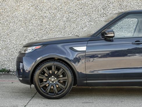 Used 2017 Land Rover Discovery HSE AWD/4WD image 14