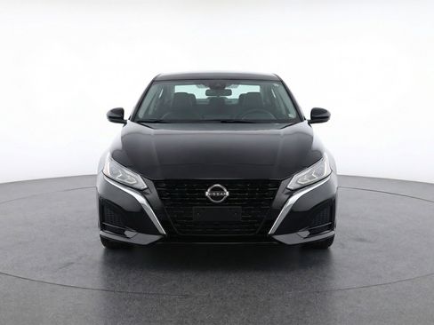 Used 2025 Nissan Altima 2.5 SV image 2