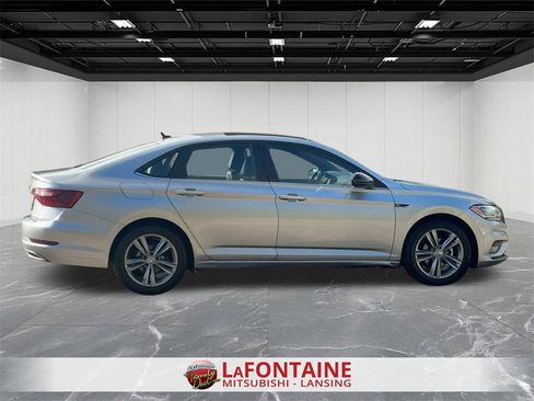 Used 2021 Volkswagen Jetta R-Line w/ R-Line Cold Weather Package image 6